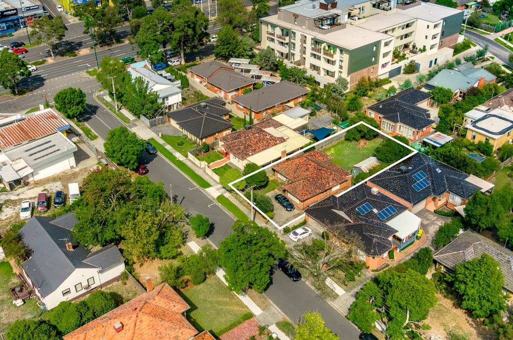 16 Alexander Street, Mitcham VIC 3132, Mitcham - Thumbnail 2