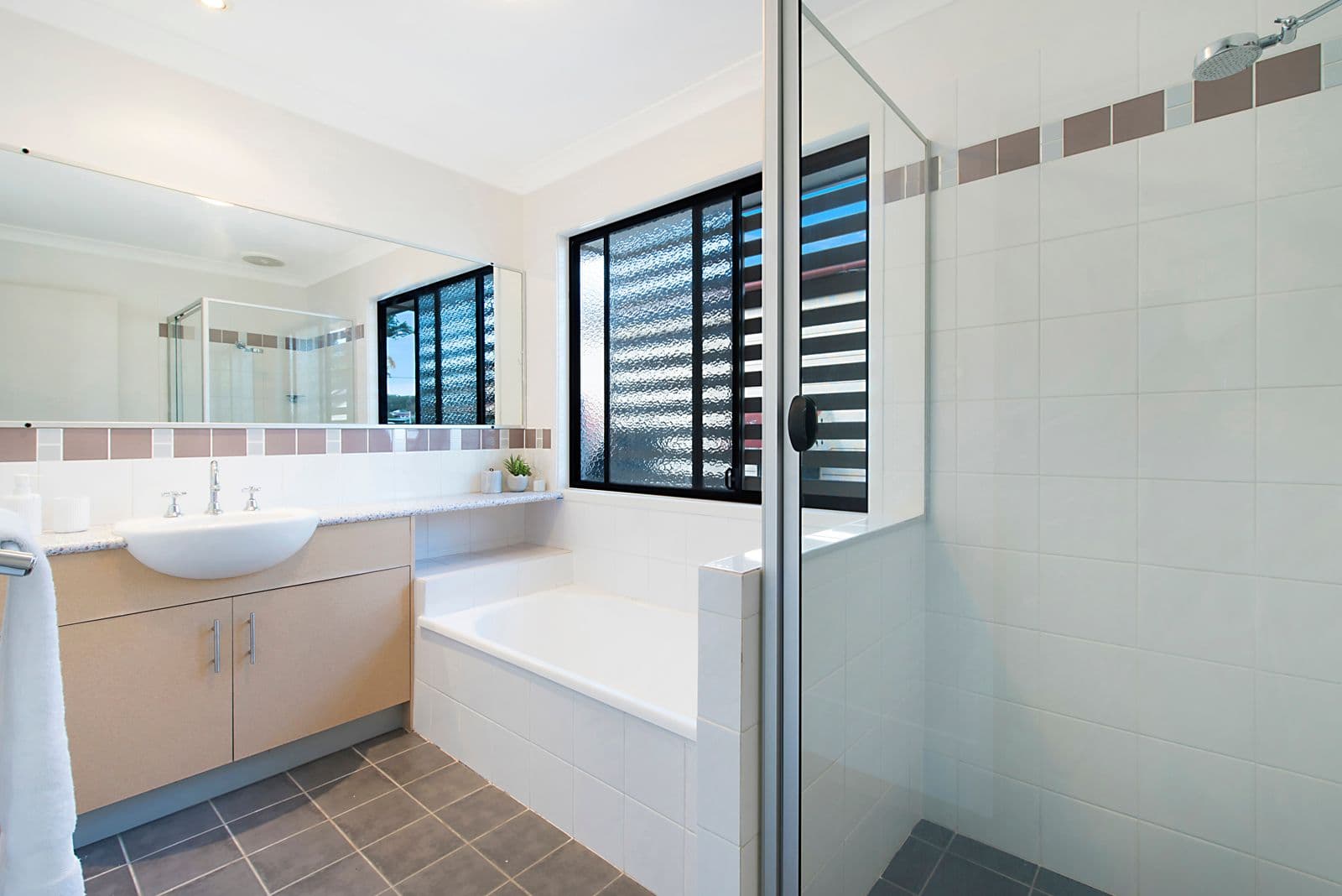 106 Juliette Street, Greenslopes QLD 4120, Greenslopes - Thumbnail 7