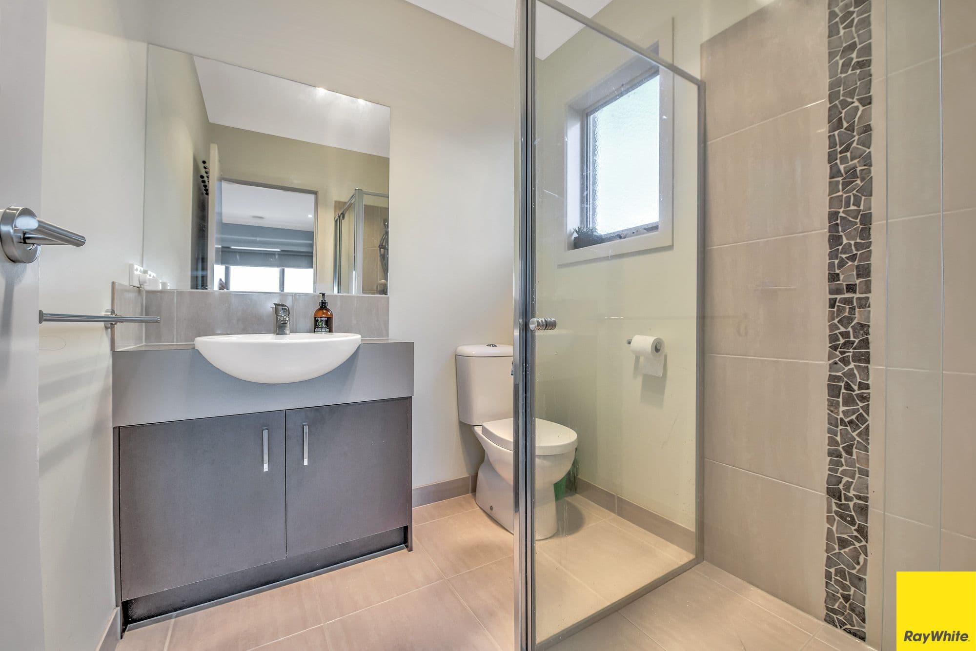 22 Obsidian Avenue, Tarneit VIC 3029, Tarneit - Thumbnail 6