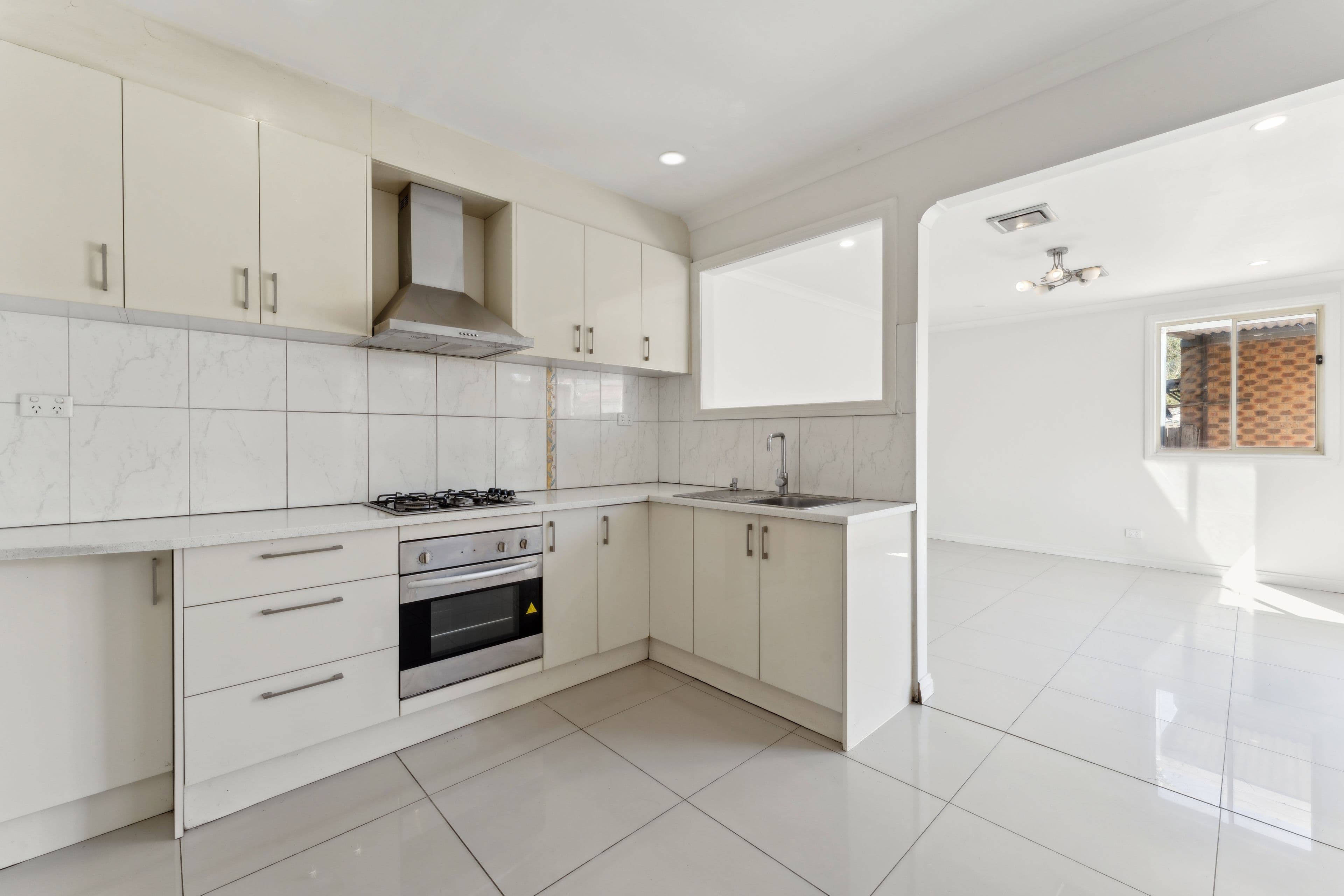 9 Zinnia Street, Reservoir VIC 3073, Reservoir - Thumbnail 4