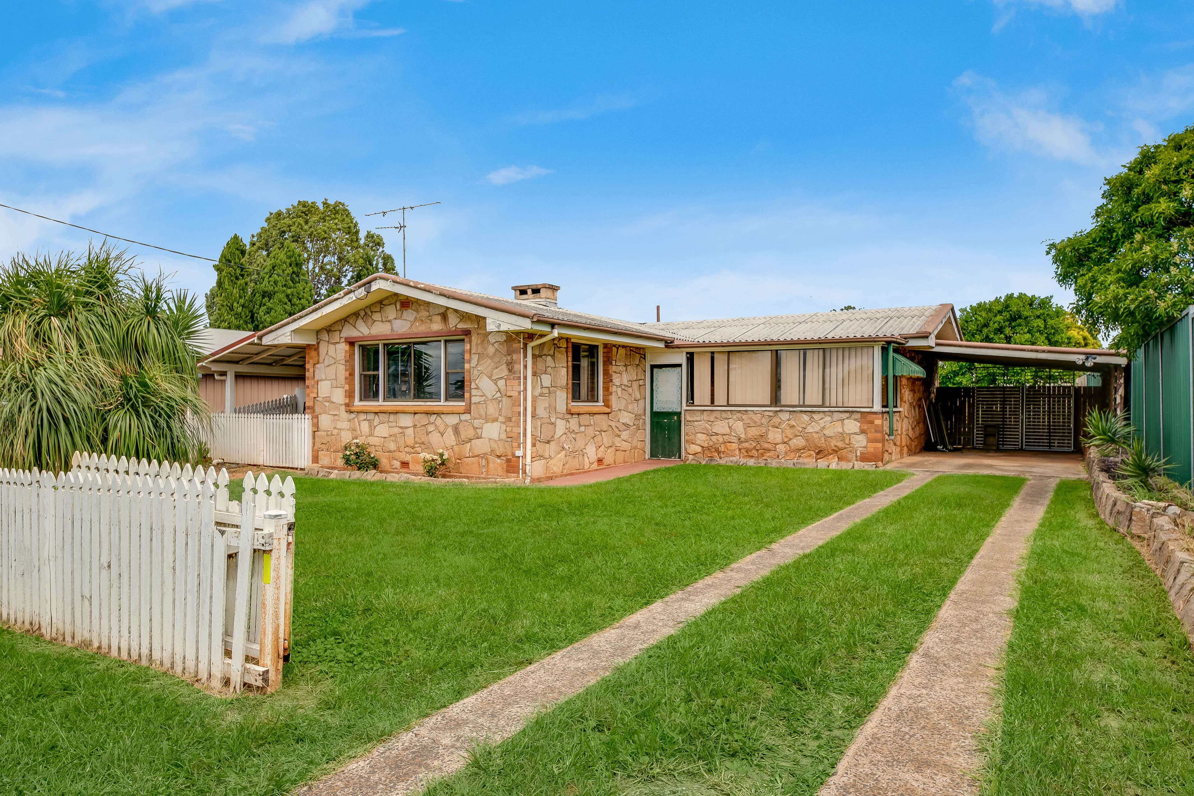 8 Lewis Court, Harristown QLD 4350, Harristown - Image 1