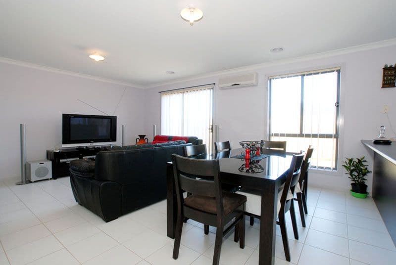 16 Lady Penrhyn Drive, WYNDHAM VALE VIC 3024, Wyndham Vale - Thumbnail 4