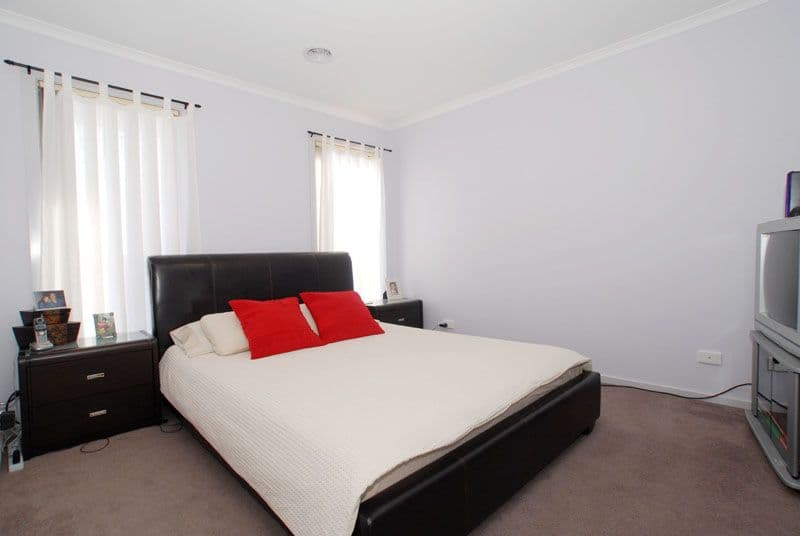 16 Lady Penrhyn Drive, WYNDHAM VALE VIC 3024, Wyndham Vale - Thumbnail 6