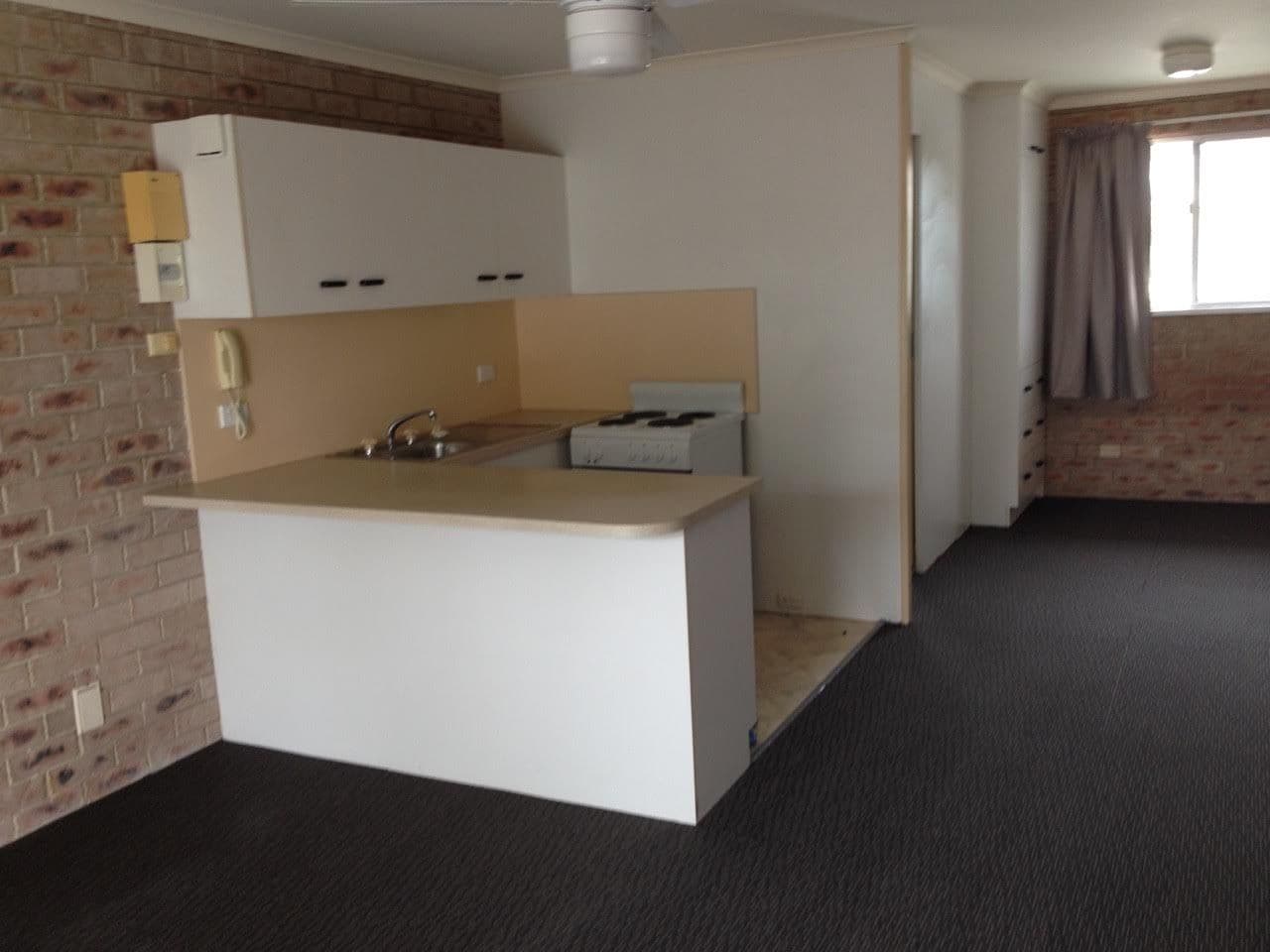 4 Brighton Street, Biggera Waters QLD 4216, Biggera Waters - Thumbnail 3