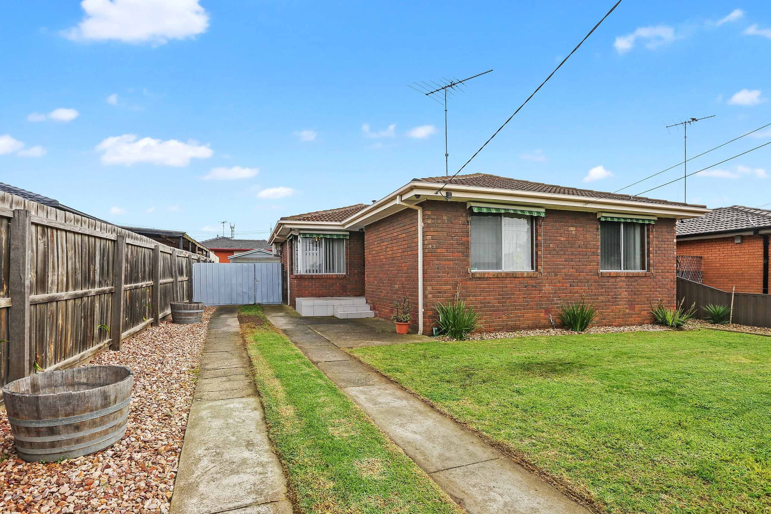43 Kanooka Drive, Corio VIC 3214, Corio - Thumbnail 2
