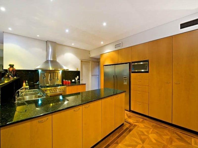56 Burns Crescent, Chiswick - Thumbnail 8