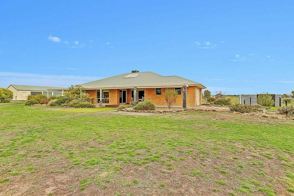 137 Sunrise Crescent, Lockwood South VIC 3551, Lockwood South - Thumbnail 2