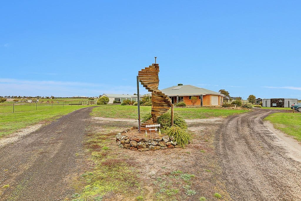 137 Sunrise Crescent, Lockwood South VIC 3551, Lockwood South - Thumbnail 3