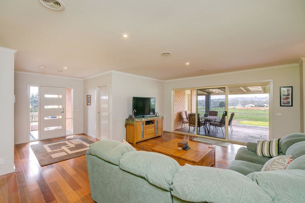 137 Sunrise Crescent, Lockwood South VIC 3551, Lockwood South - Thumbnail 7