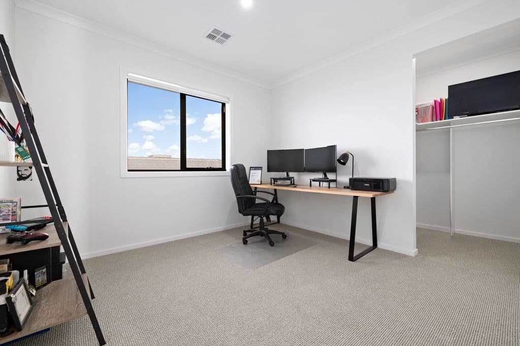 4 Eskdale Street, Werribee VIC 3030, Werribee - Thumbnail 3