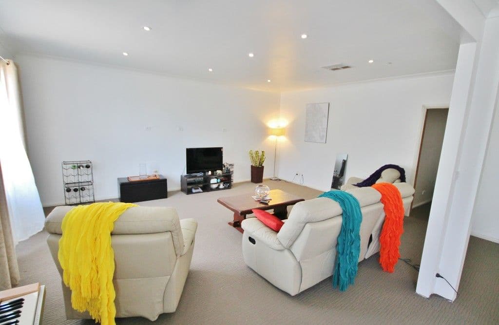 41 Murringo Street, Young NSW 2594, Young - Thumbnail 2