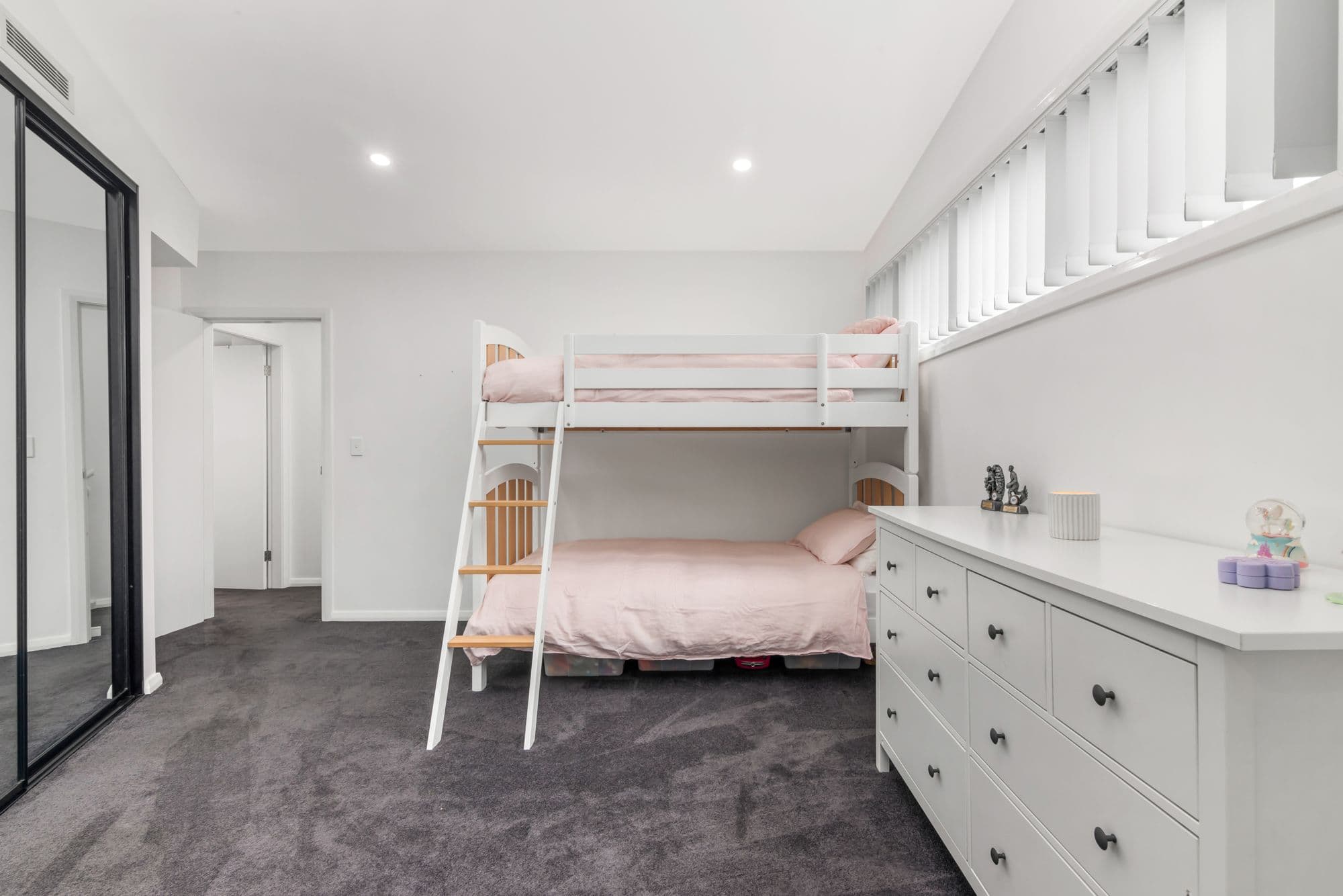 11 Strickland Crescent, Burnside - Thumbnail 3