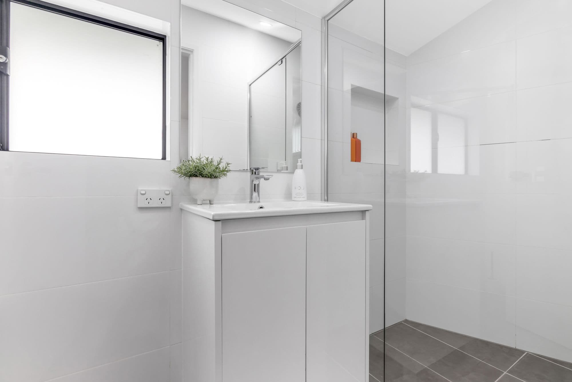 11 Strickland Crescent, Burnside - Thumbnail 4