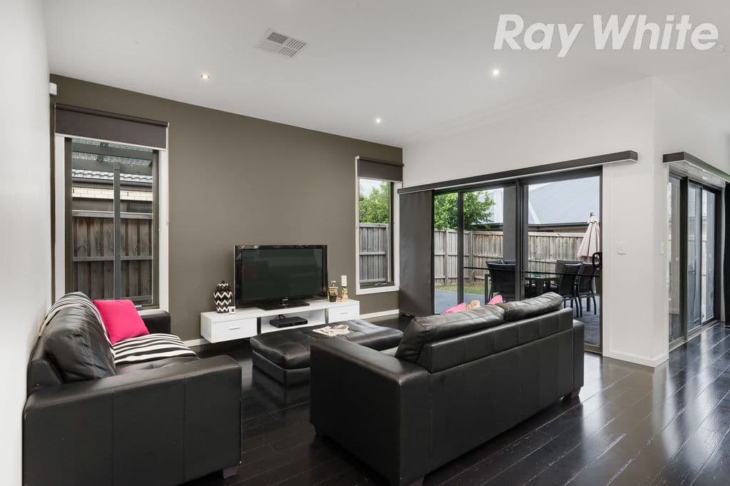 24 Songbird Cresent, South Morang VIC 3752, South Morang - Thumbnail 8