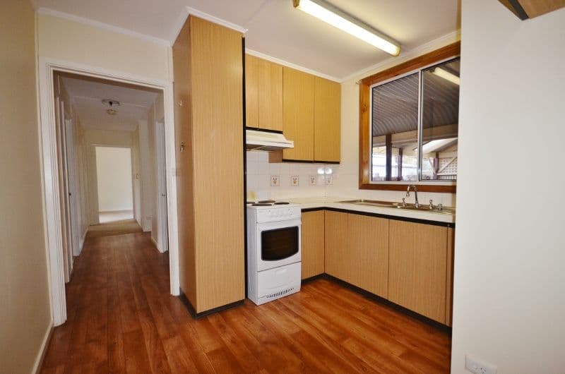 No. 28 Blyth Road, Clare SA 5453, Clare - Thumbnail 3