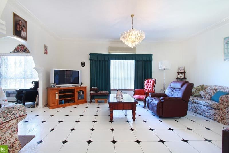173 Flagstaff Road, LAKE HEIGHTS NSW 2502, Lake Heights - Thumbnail 4