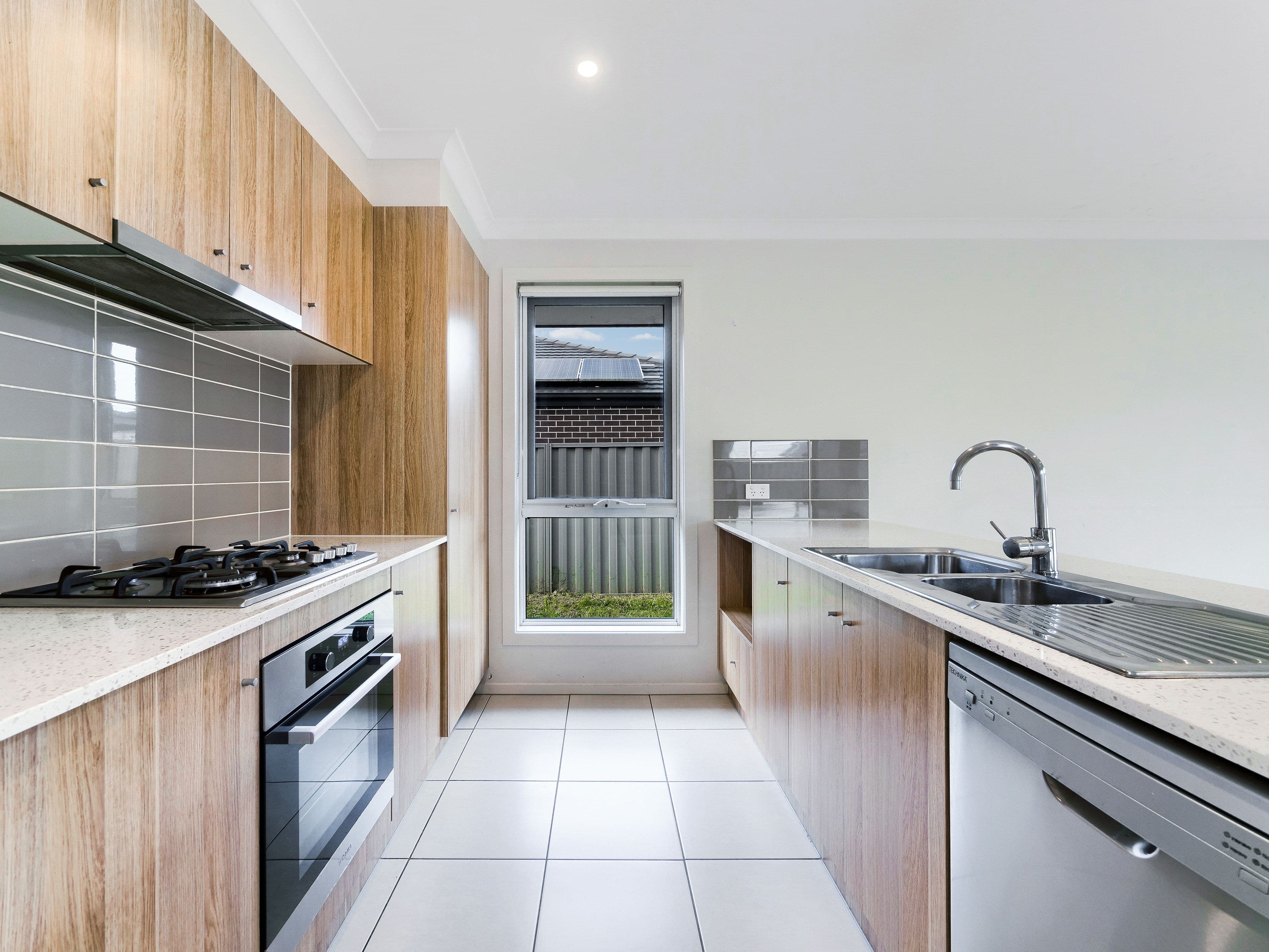33 Cortula Road, Cranbourne East VIC 3977, Cranbourne East - Thumbnail 5