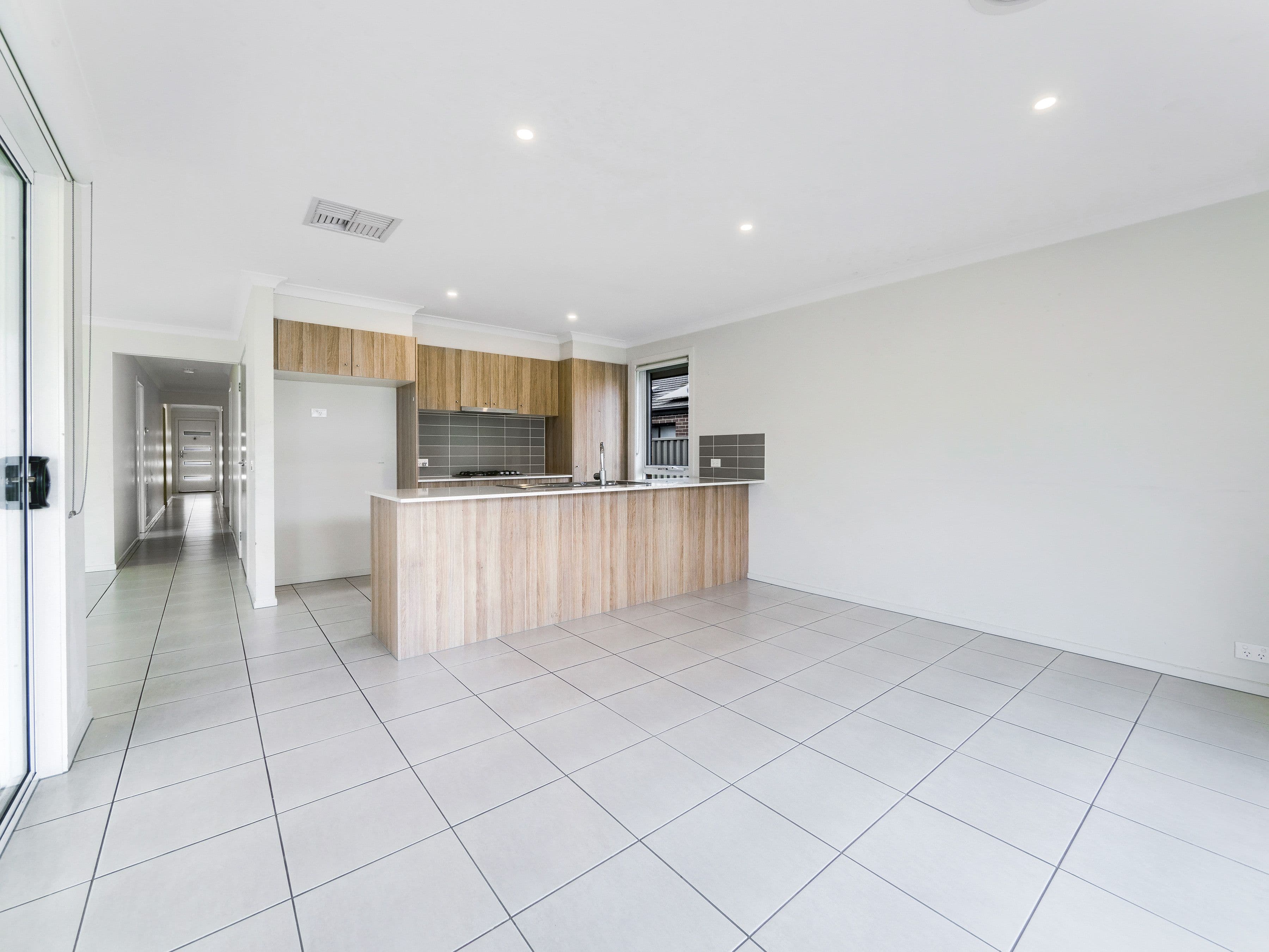 33 Cortula Road, Cranbourne East VIC 3977, Cranbourne East - Thumbnail 6