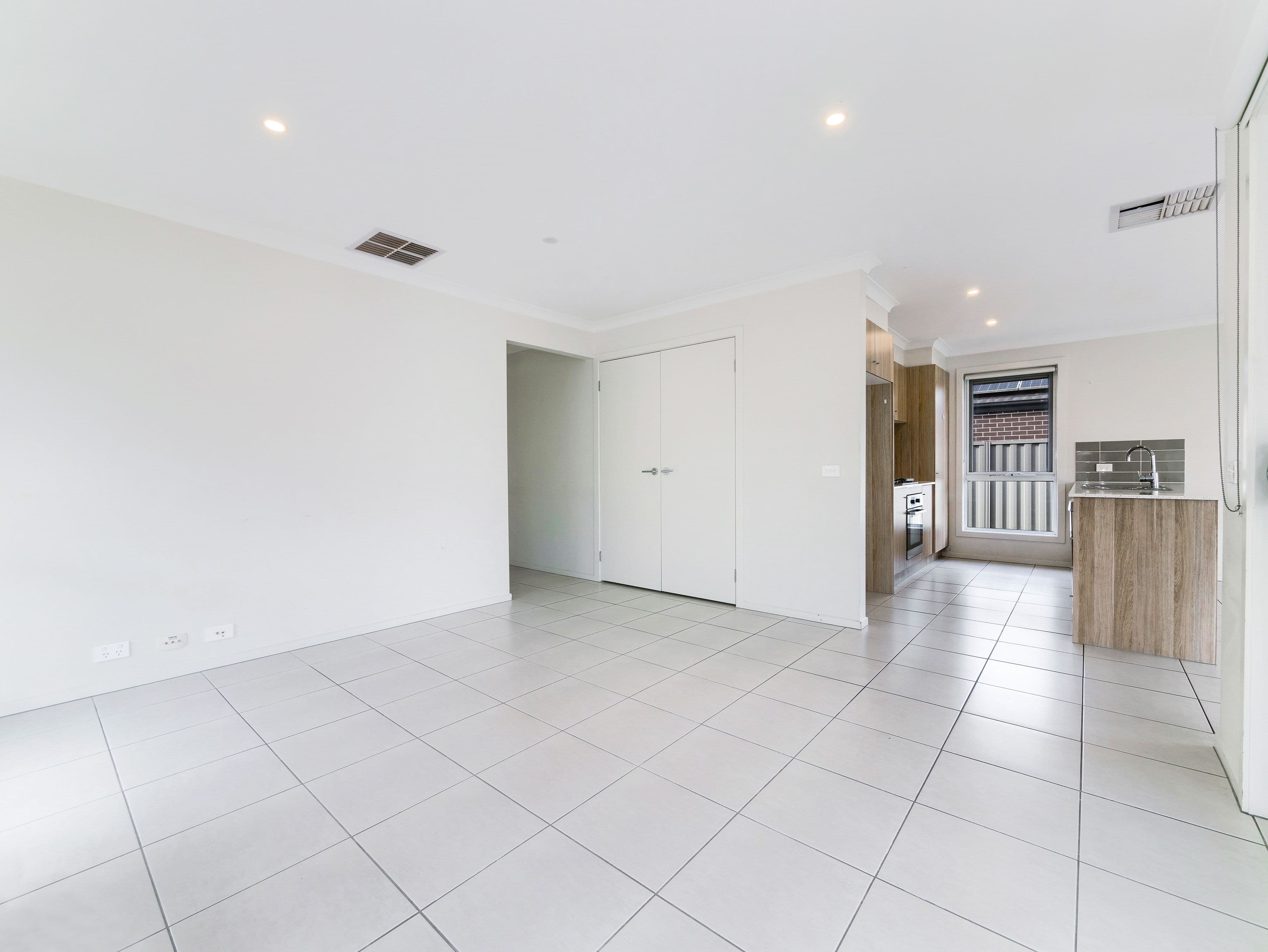33 Cortula Road, Cranbourne East VIC 3977, Cranbourne East - Thumbnail 8