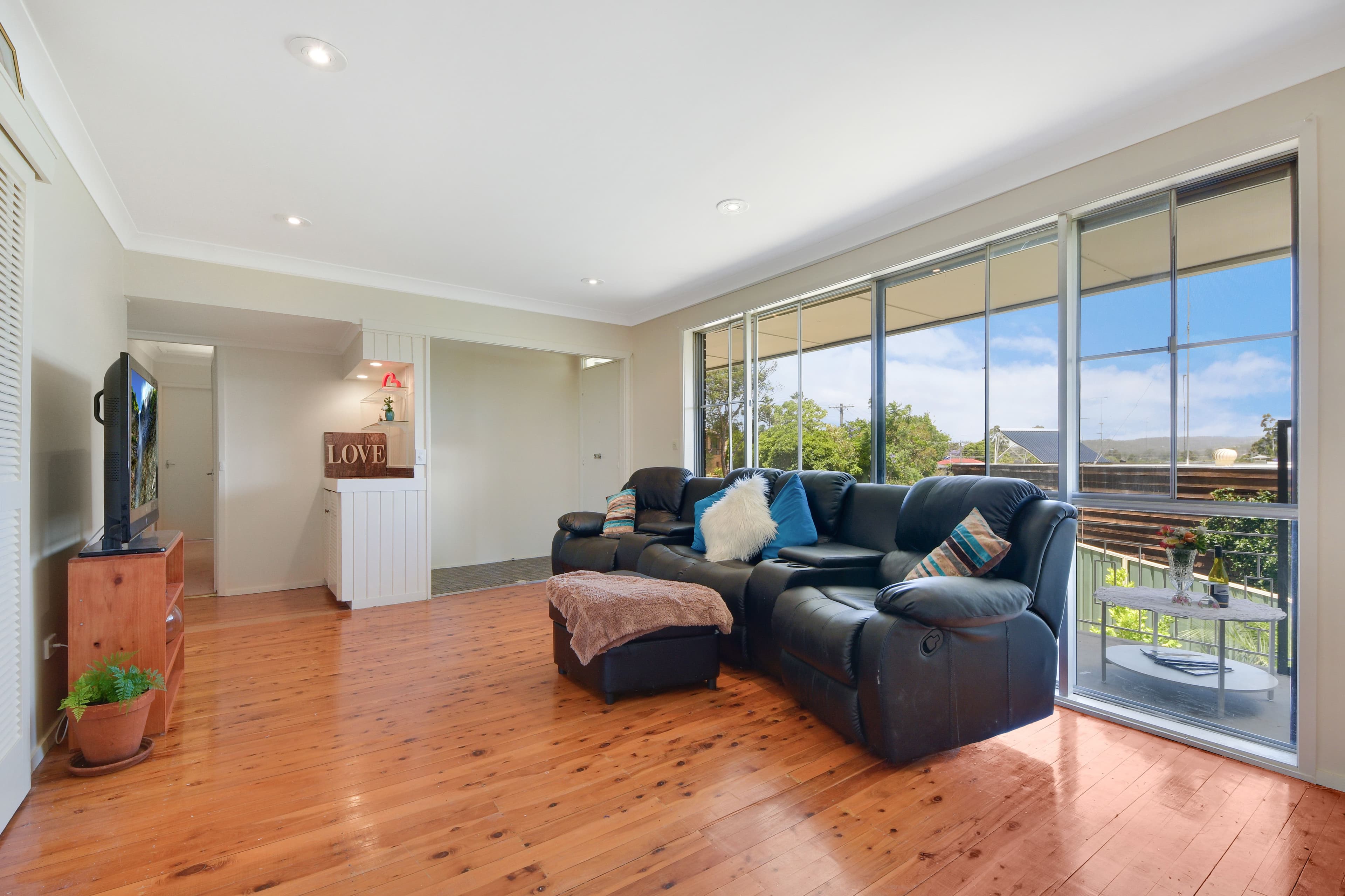 18 Bourke Place, Camden South - Thumbnail 3