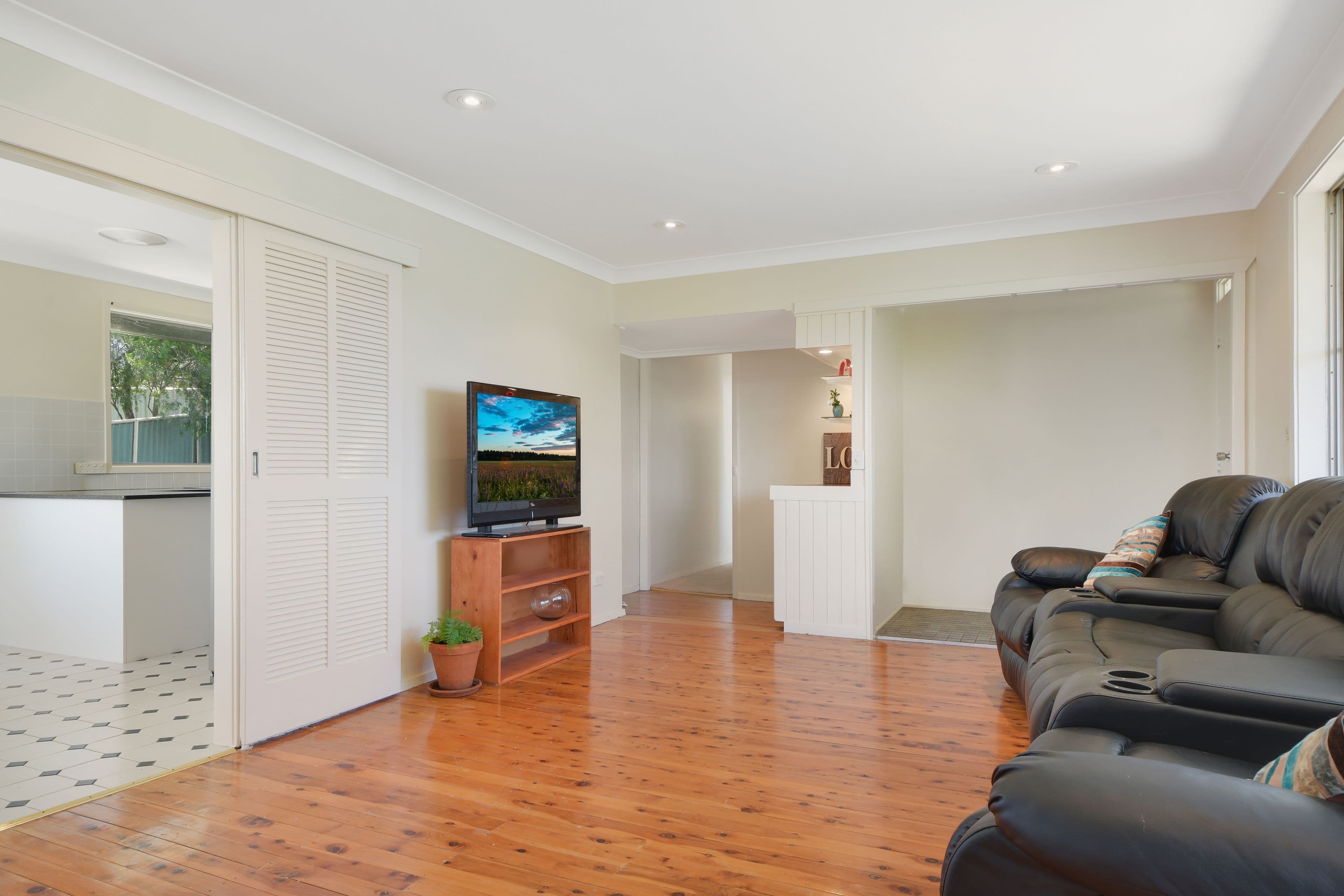 18 Bourke Place, Camden South - Thumbnail 4