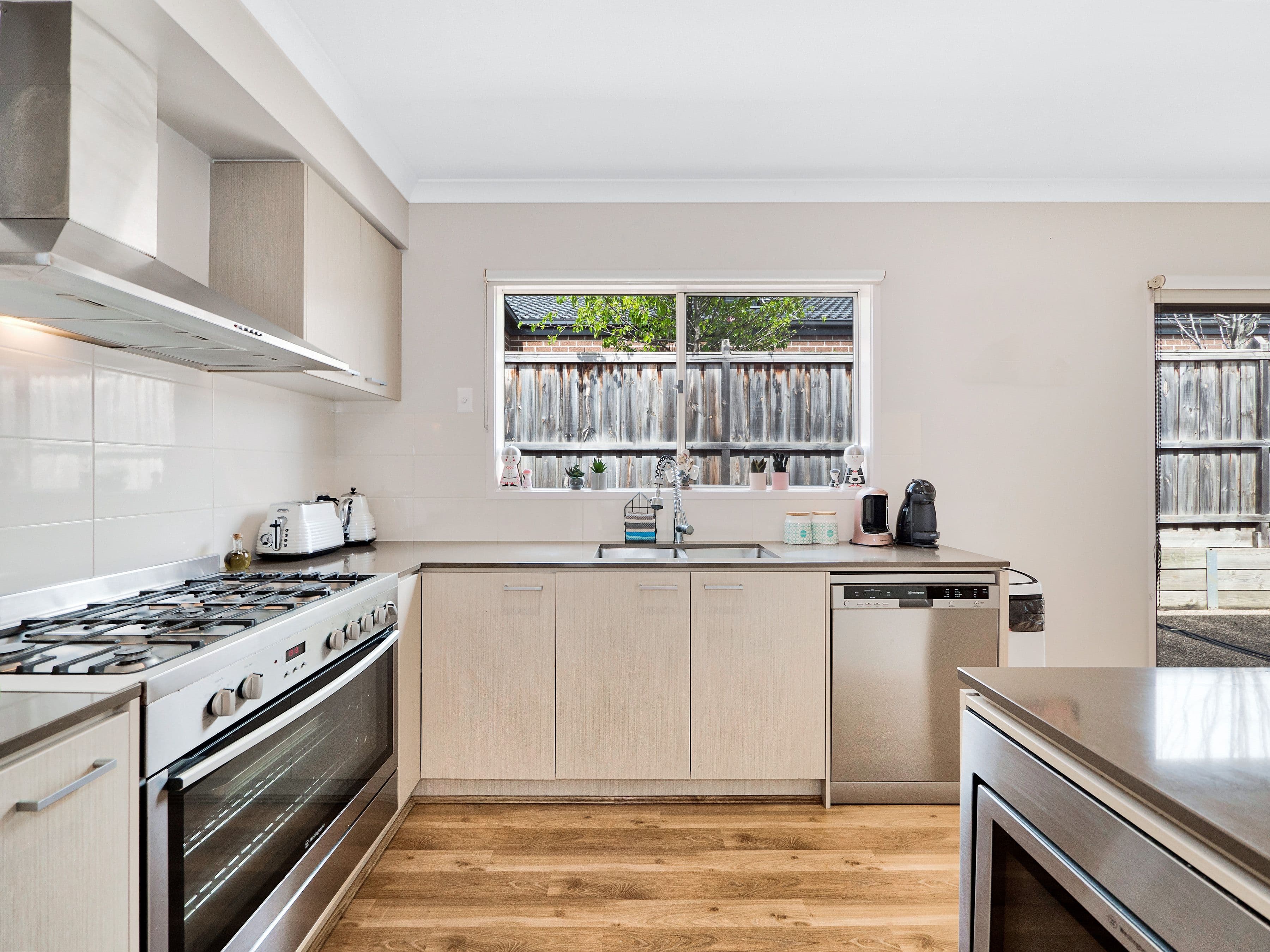 23 Crowe Avenue, Cranbourne West VIC 3977, Cranbourne West - Thumbnail 2