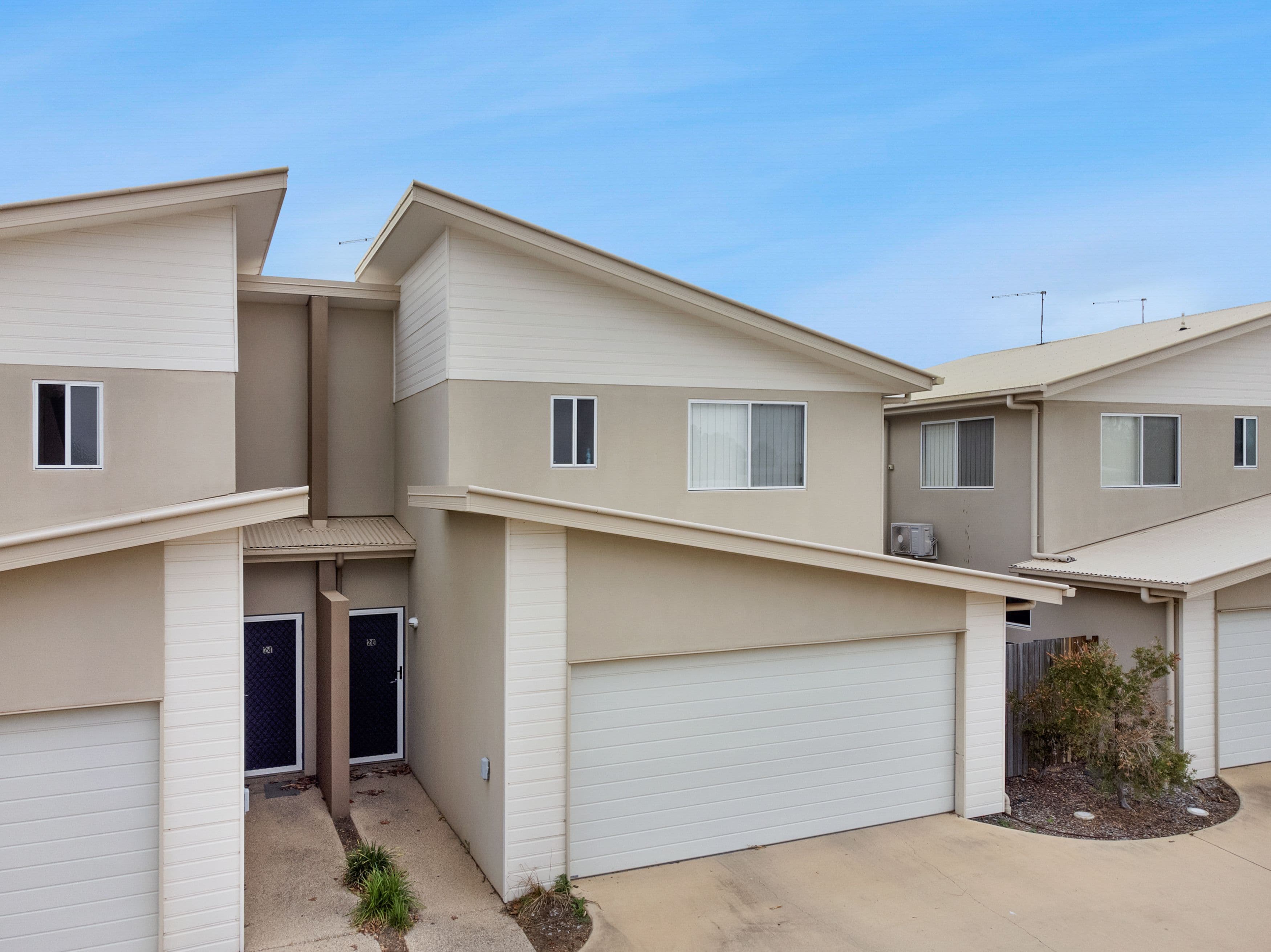 6 Sullivan Street, Emerald QLD 4720, Emerald - Thumbnail 2