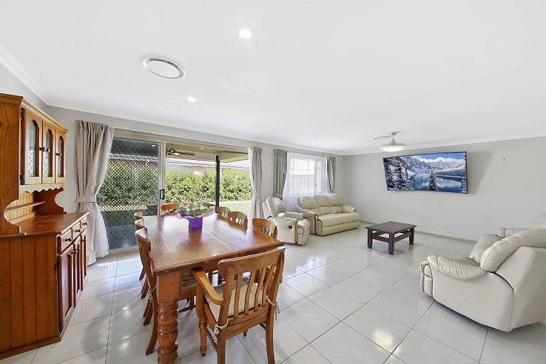 13 Spring Farm Drive, Spring Farm - Thumbnail 2