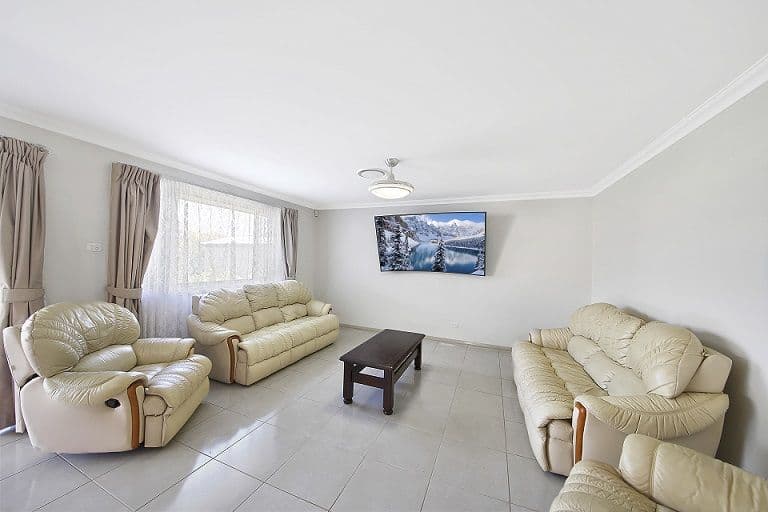 13 Spring Farm Drive, Spring Farm - Thumbnail 3