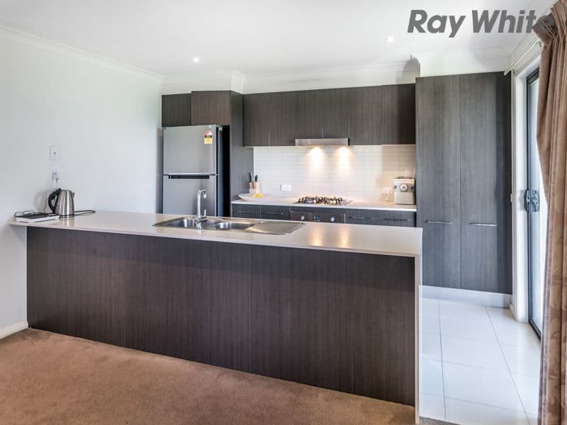 35 Belleville Close, Burnside Heights VIC 3023, Burnside Heights - Thumbnail 3