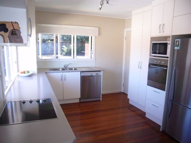9 Curfew Street, UPPER MOUNT GRAVATT QLD 4122, Upper Mount Gravatt - Thumbnail 2