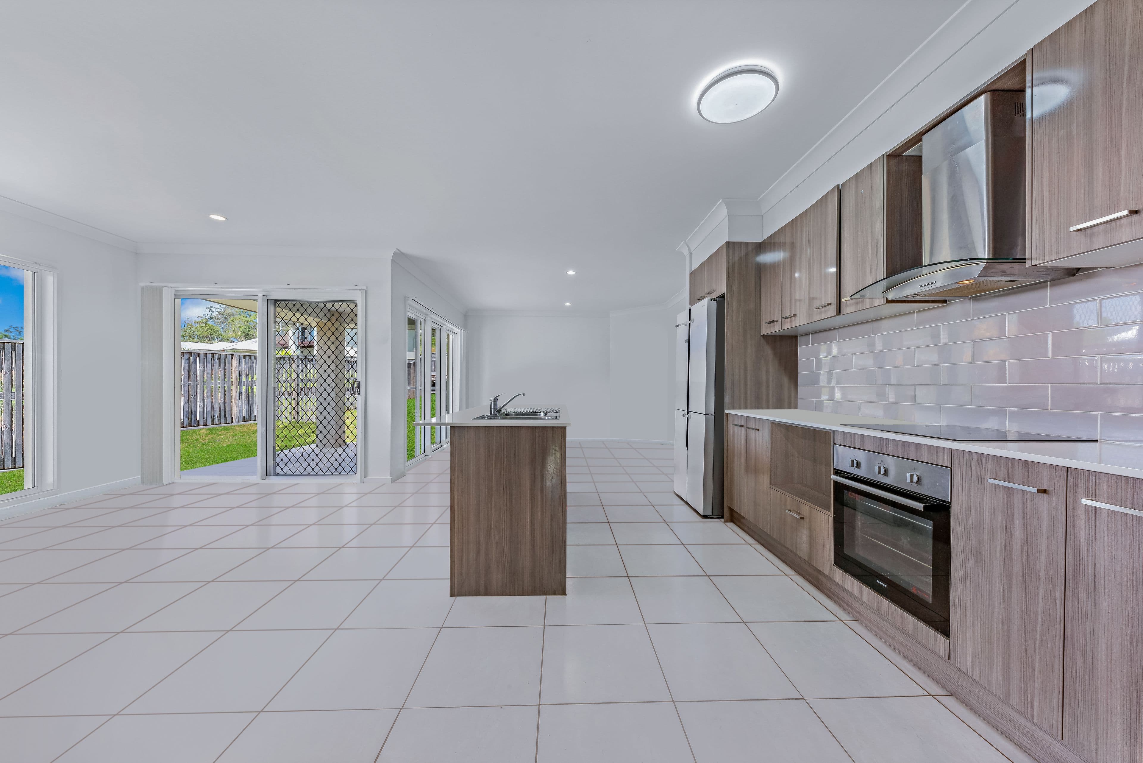15 Spyglass Road, Cannonvale QLD 4802, Cannonvale - Thumbnail 4