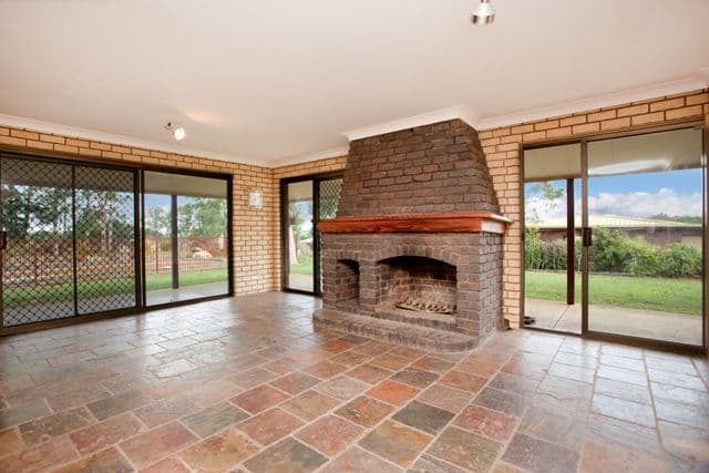 16 Pepper Lane, PINE MOUNTAIN QLD 4306, Pine Mountain - Thumbnail 3