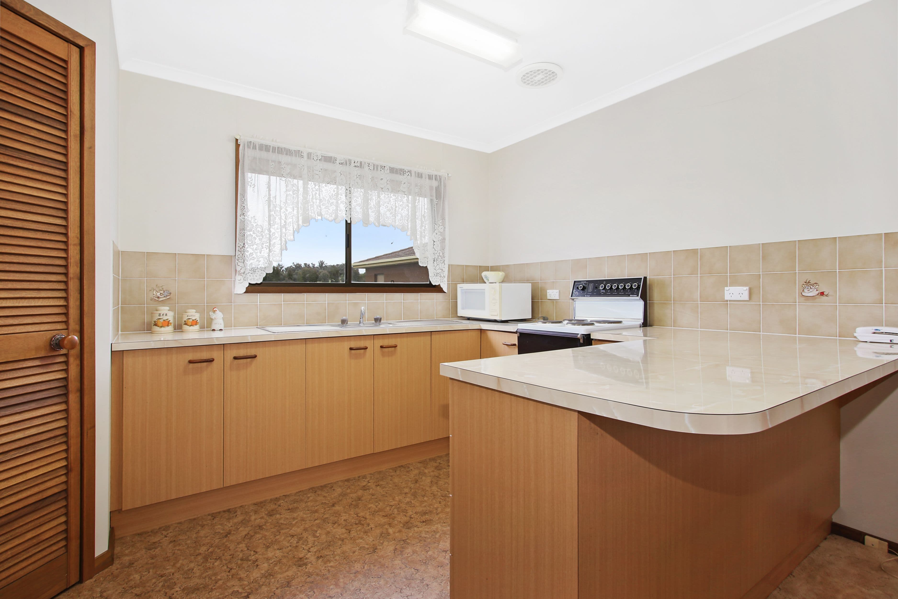 4 Campbell Court, Burrumbuttock - Thumbnail 2