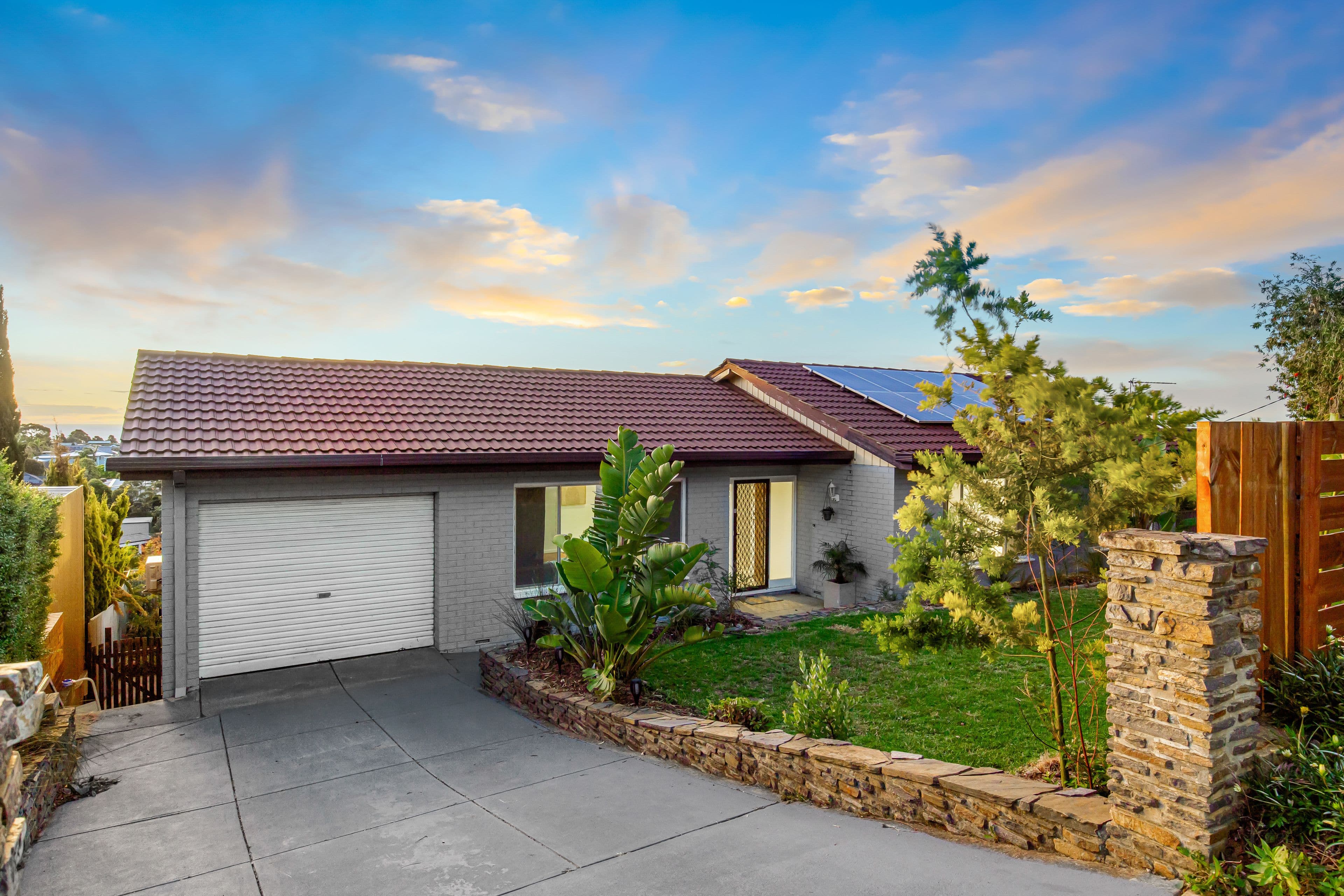 19 Davey Crescent, Seaview Downs SA 5049, Seaview Downs - Thumbnail 2