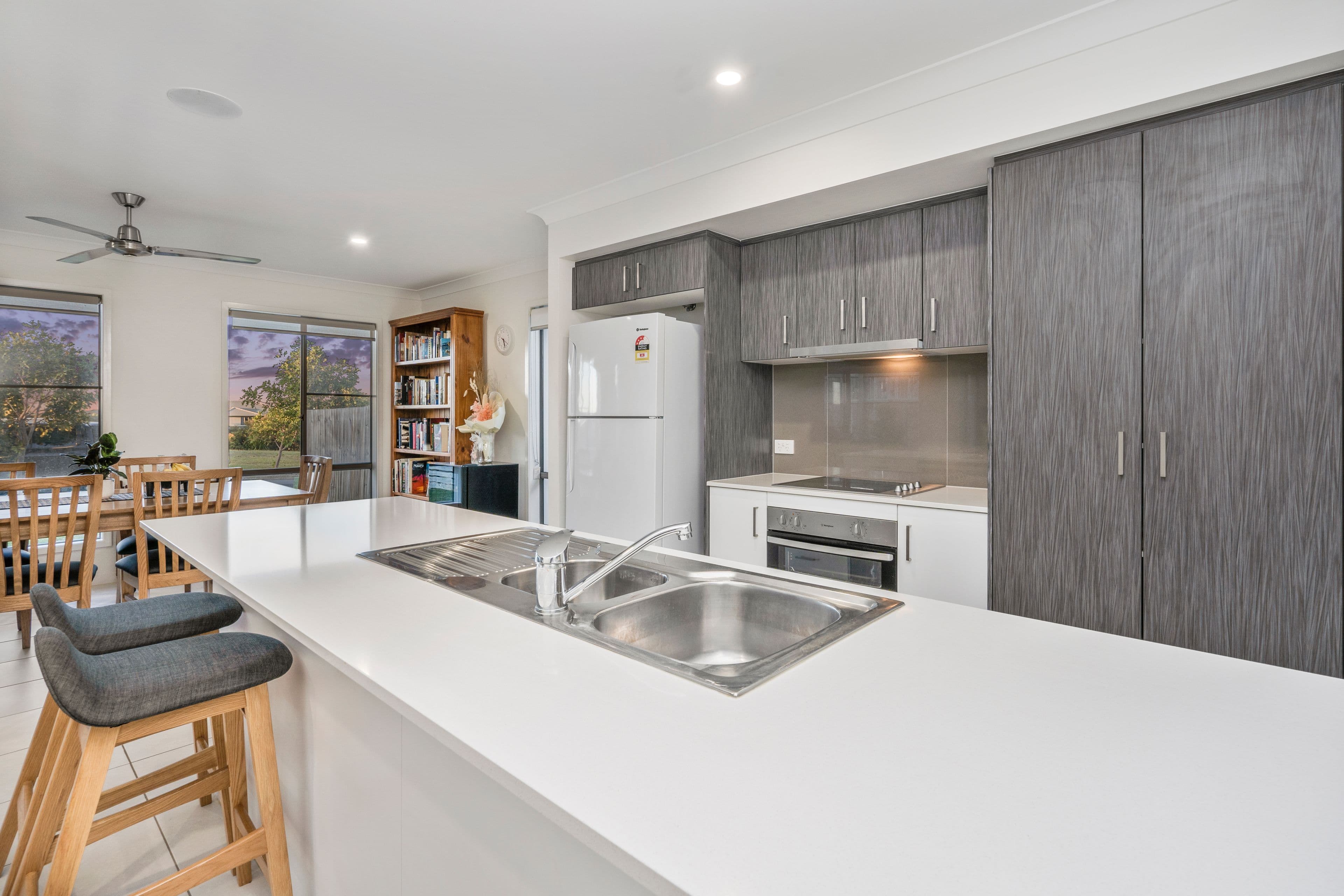16 Robert Drive, Pimpama QLD 4209, Pimpama - Thumbnail 2