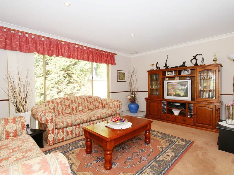 7 Ridgetop Trail, BALLAJURA WA 6066, Ballajura - Image 1