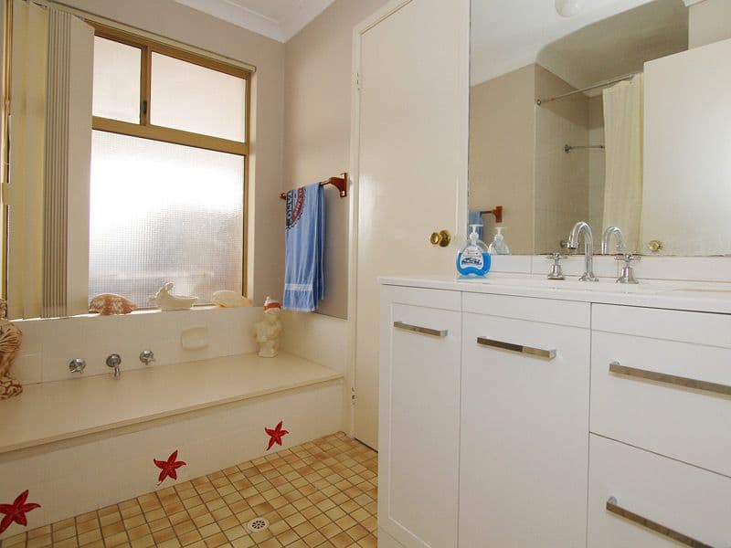 7 Ridgetop Trail, BALLAJURA WA 6066, Ballajura - Thumbnail 4