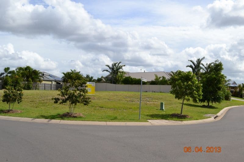 18 Lucas Drive, BURRUM HEADS QLD 4659, Burrum Heads - Thumbnail 2