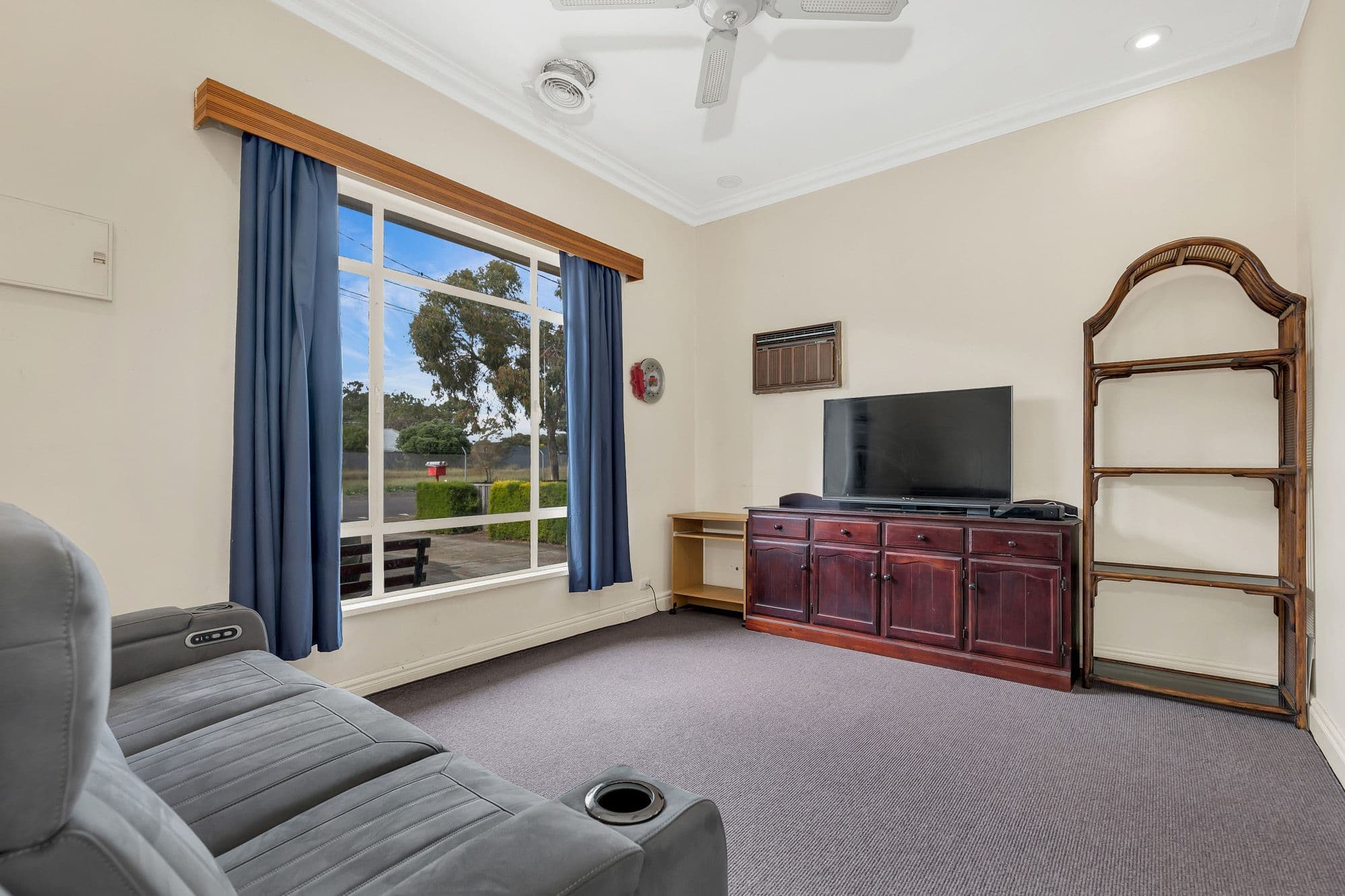 82 Tarneit Street, Werribee VIC 3030, Werribee - Thumbnail 2