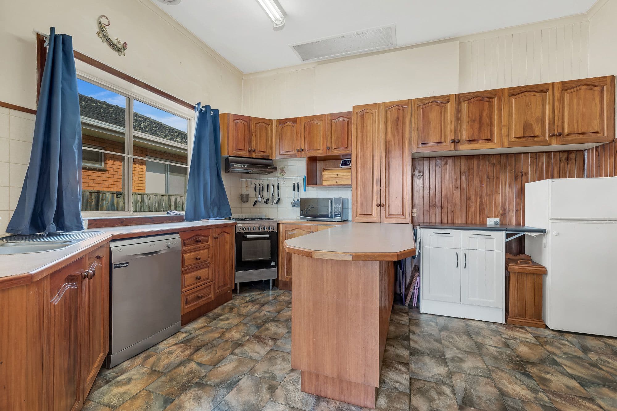82 Tarneit Street, Werribee VIC 3030, Werribee - Thumbnail 3