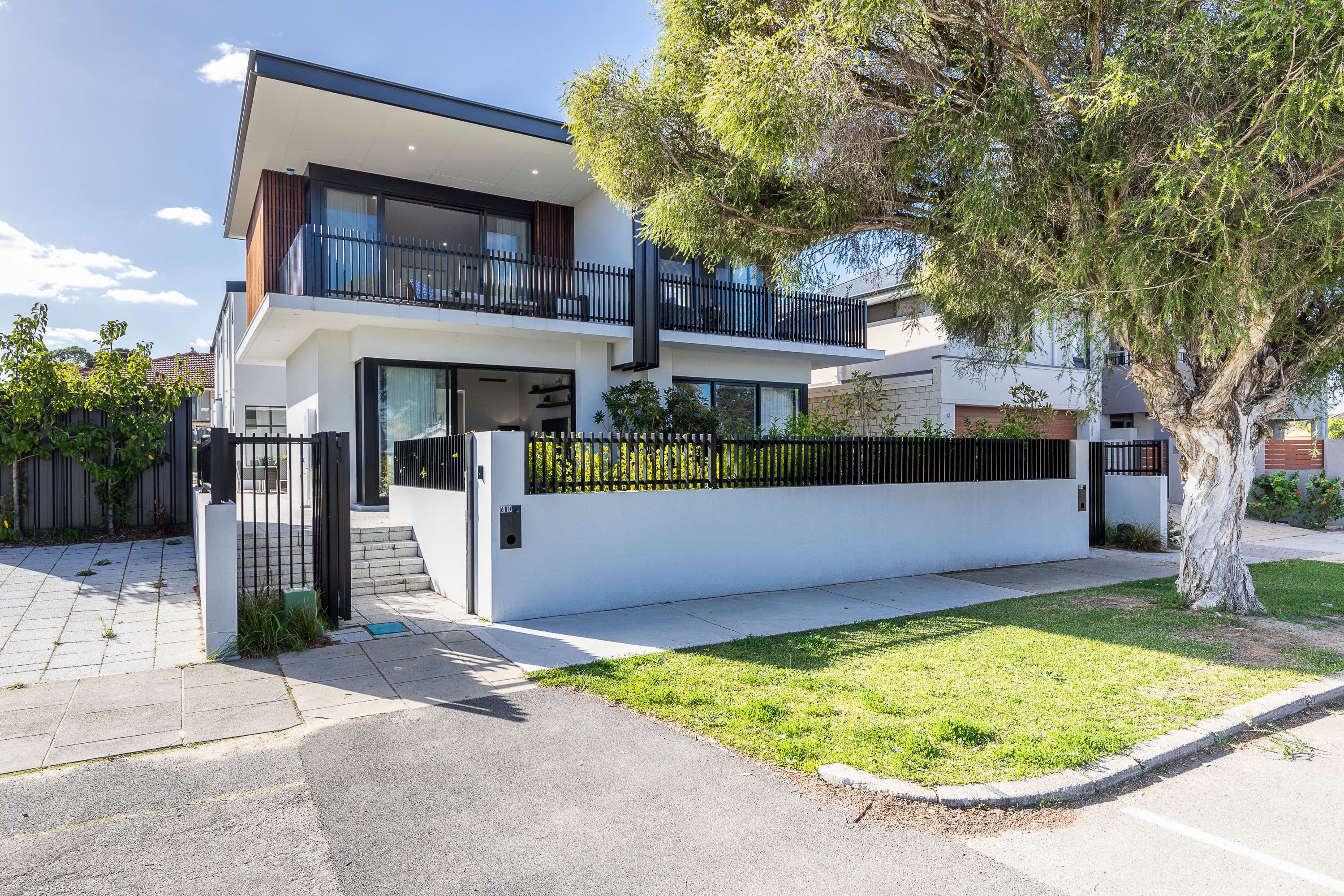 60B Hobart Street, Mount Hawthorn WA 6016, Mount Hawthorn - Thumbnail 2