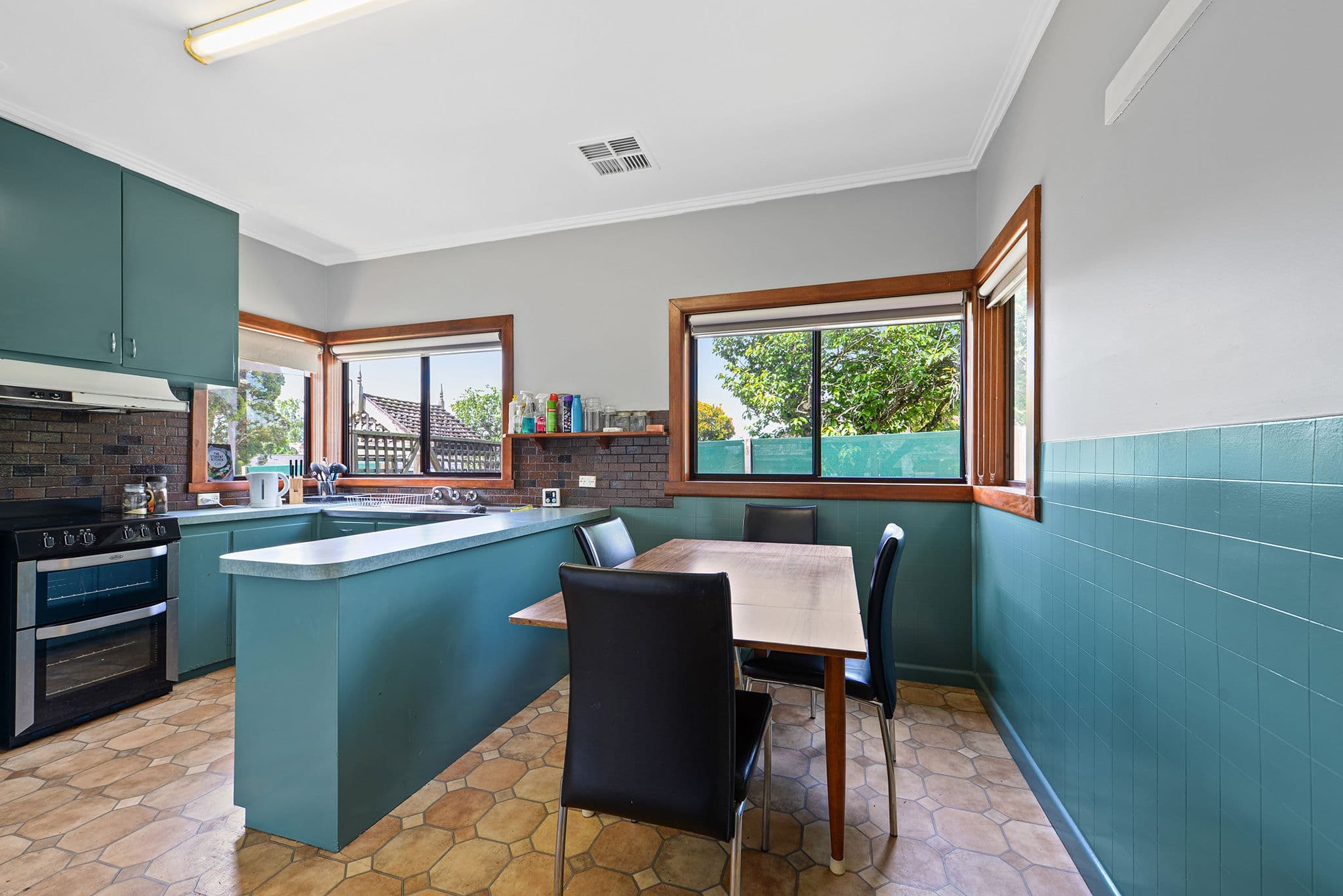 9 McNeilly Road, Drouin VIC 3818, Drouin - Thumbnail 2