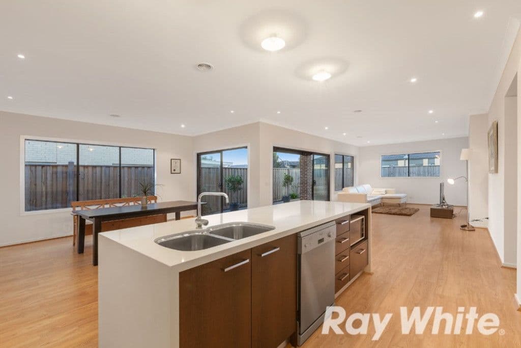 41 Carpentaria Crescent, Point Cook VIC 3030, Point Cook - Thumbnail 5