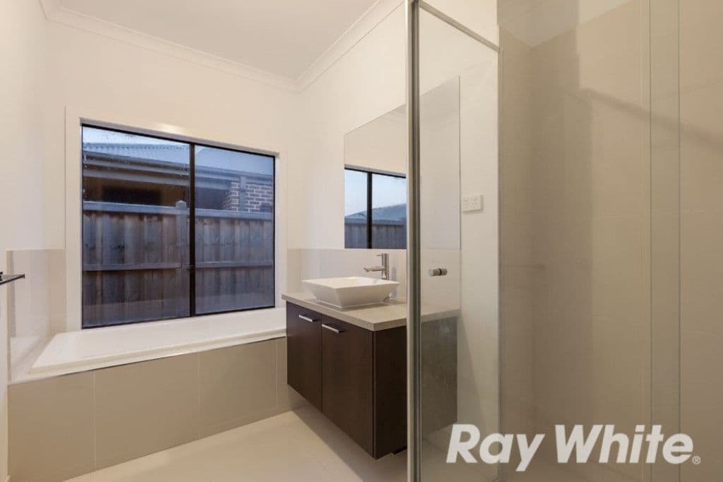 41 Carpentaria Crescent, Point Cook VIC 3030, Point Cook - Thumbnail 7