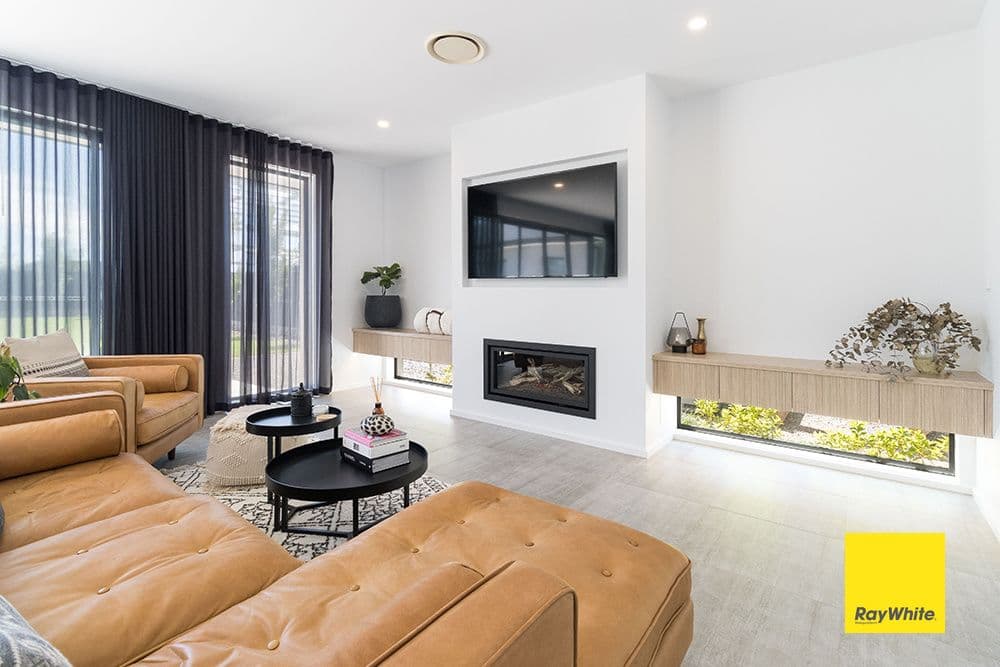 6 Hopkins Street, Bungendore NSW 2621, Bungendore - Image 1