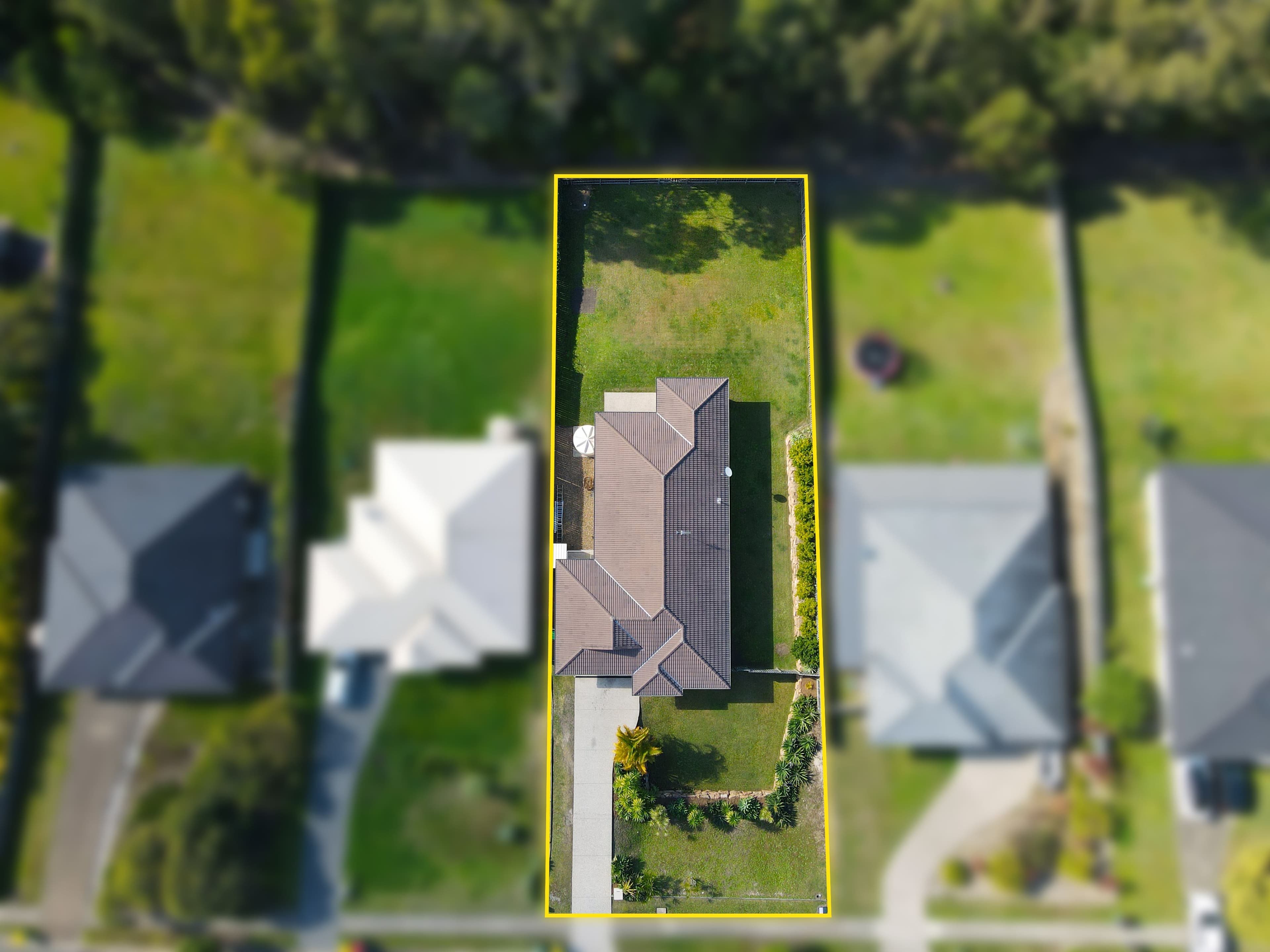 8 Gordon Drive, Upper Coomera QLD 4209, Upper Coomera - Thumbnail 3