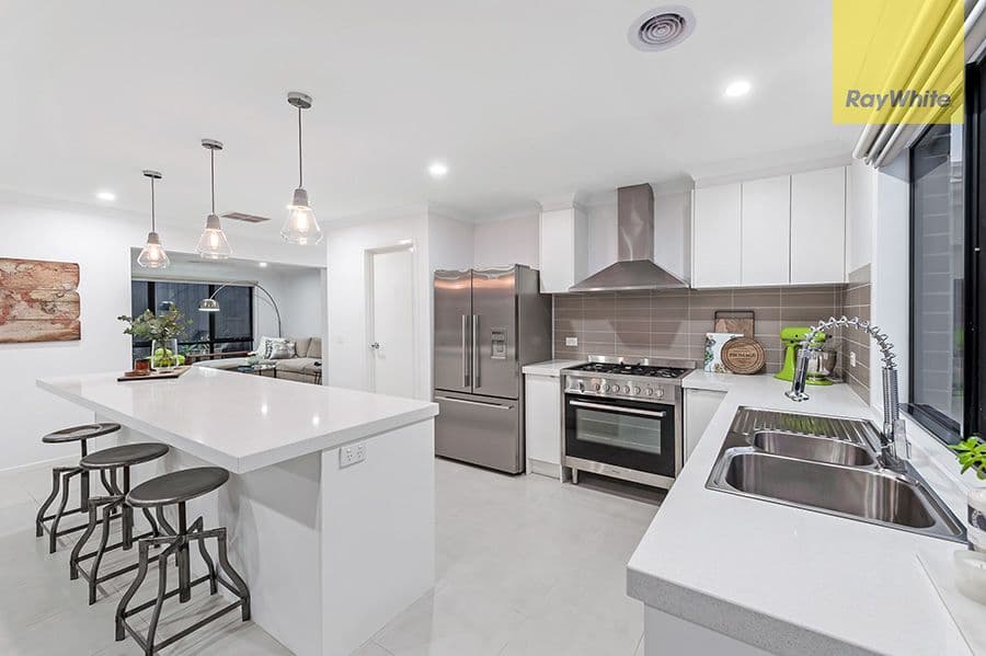 17 Leveque Loop, Craigieburn VIC 3064, Craigieburn - Thumbnail 3