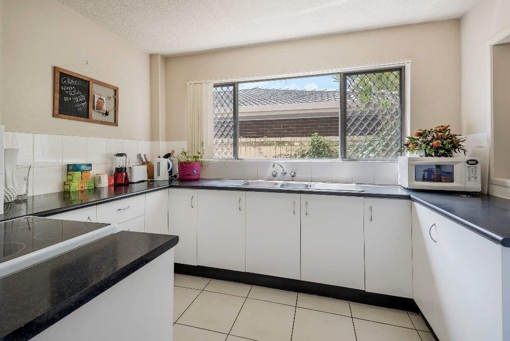 37 Burra Street, Chevron Island QLD 4217, Chevron Island - Thumbnail 4