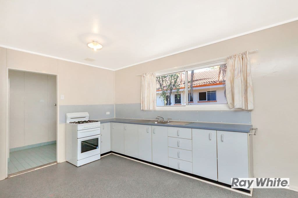 17 Tessman Street, RIVERVIEW QLD 4303, Riverview - Thumbnail 2